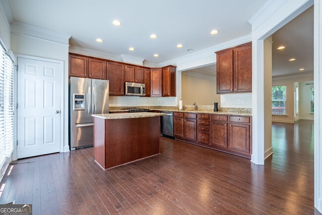 Building Photo - 1504 Woodbridge Way NE