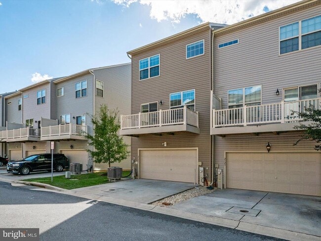 Building Photo - 2321 Marion Rd