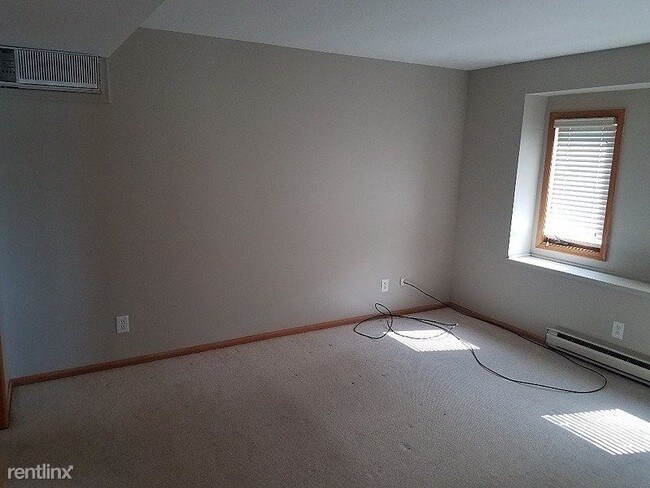Building Photo - 1542 Lamberton Lake Dr NE