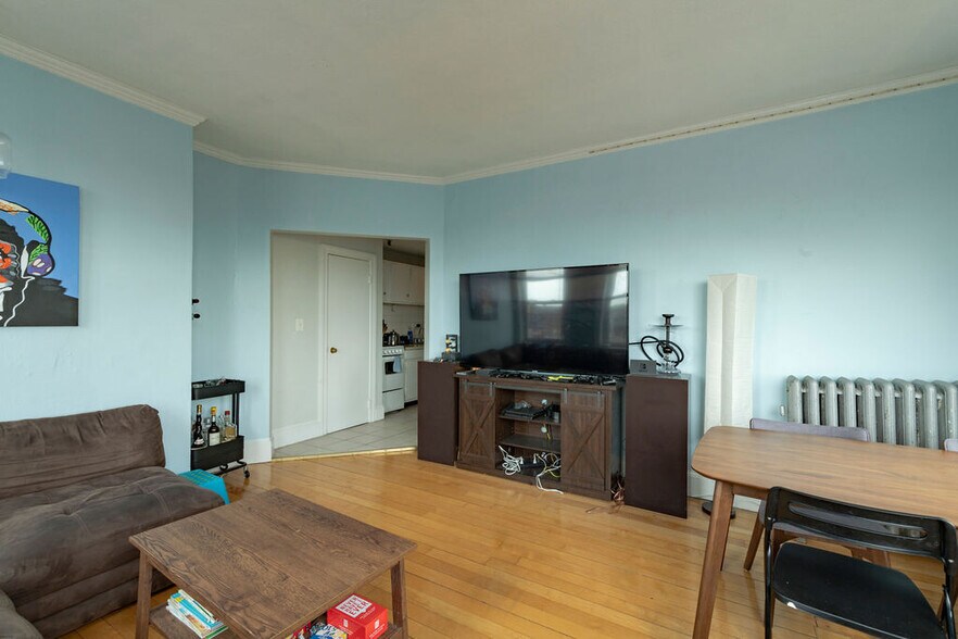 Building Photo - 178 Brighton Ave