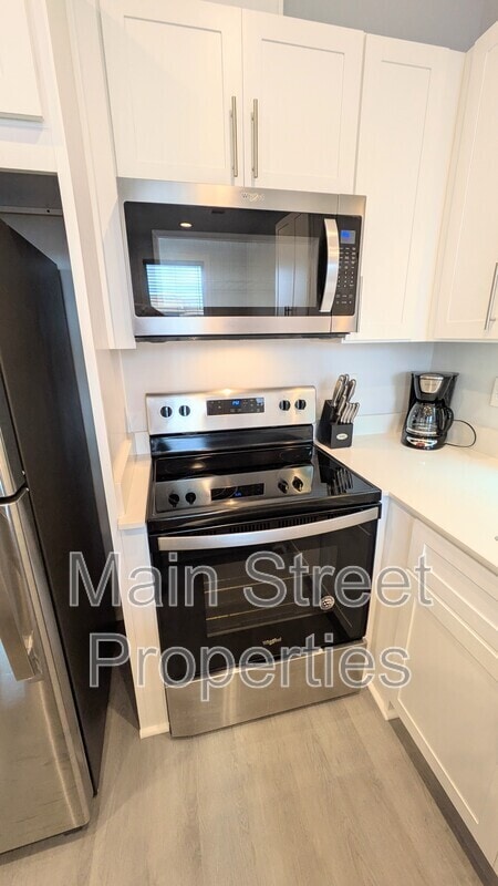 Building Photo - 379 S Clubbs St