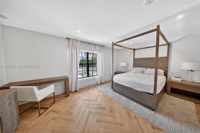 Building Photo - 4312 NE 22nd Ave