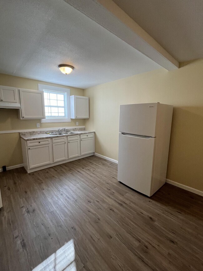 Building Photo - 201 Pike St