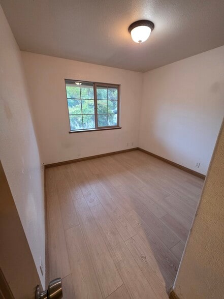 Building Photo - 819 H St