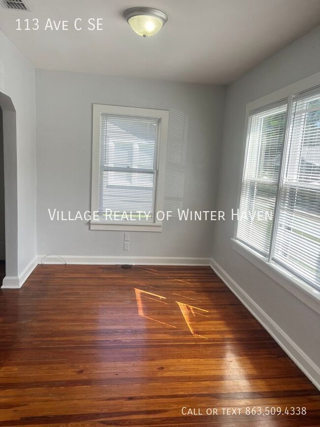 Building Photo - Ease in to this Quaint 2 Bedroom 1 Bath in...