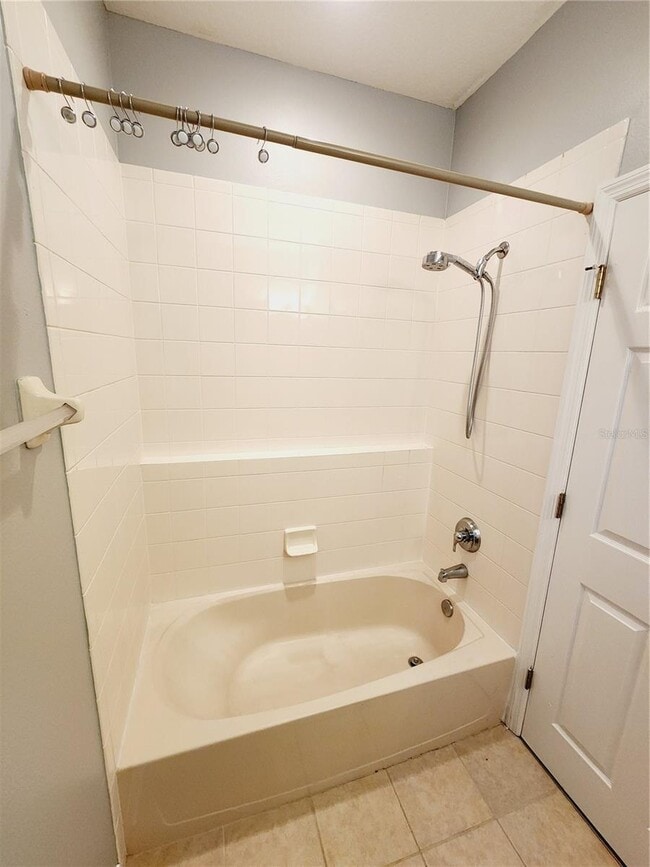 Building Photo - 1014 Persimmon St