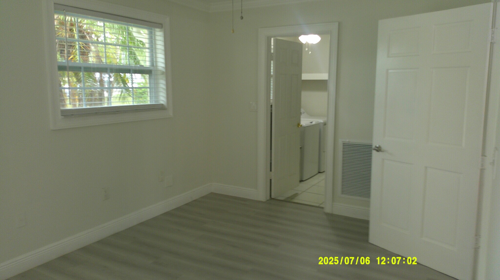 Building Photo - 215 Entrada Dr