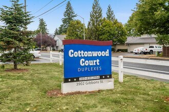 Building Photo - Cottonwood Apartments