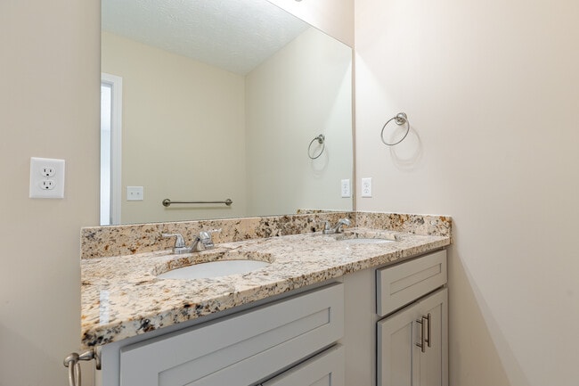 Building Photo - 305 Breckinridge Cir