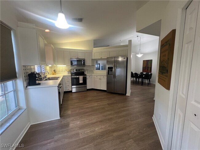 Building Photo - 3740 Fieldstone Blvd