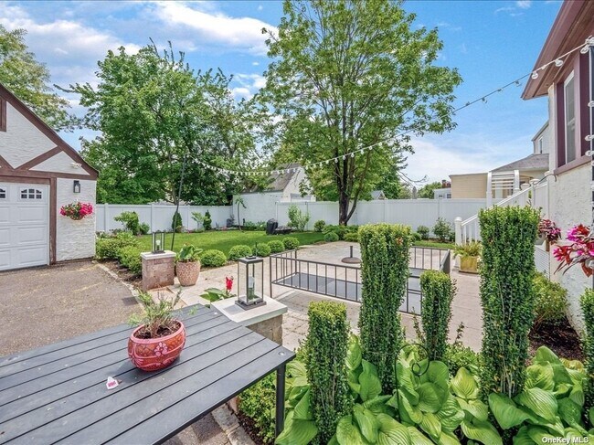 Building Photo - 40 Oakmere Dr