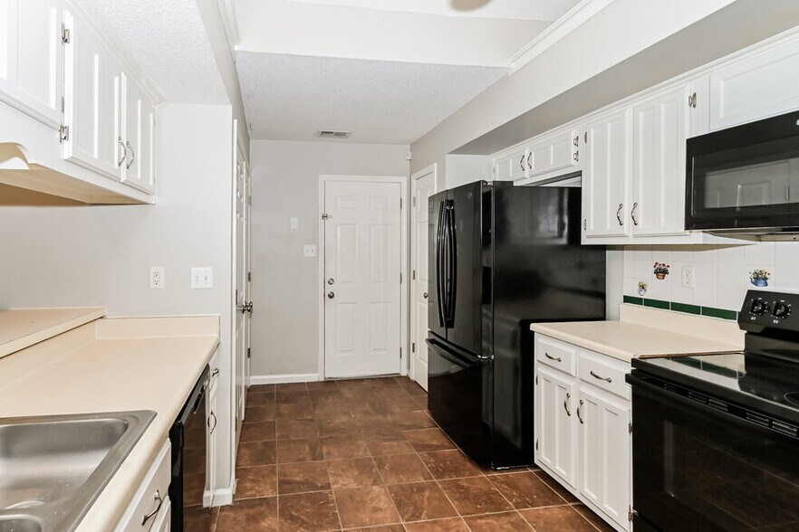 Building Photo - 252 Sandalwood Dr