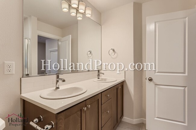 Building Photo - 15974 NW Hosmer Ln