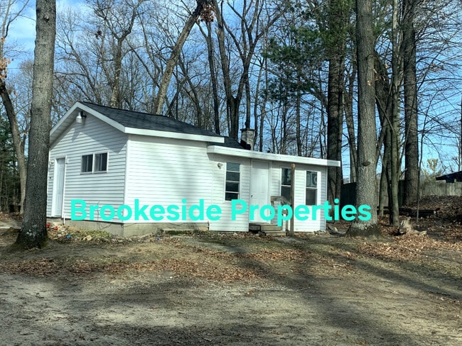 Building Photo - 1326 E Hess Lake Dr