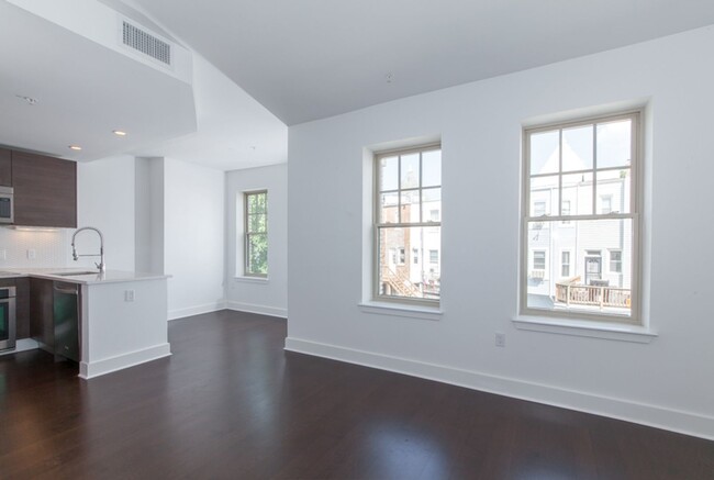 Building Photo - The Perfect Petworth Pad!
