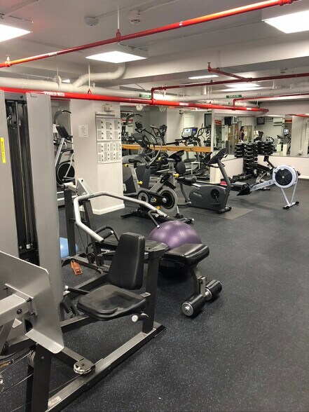 Building Photo - 224 W Rittenhouse Sq