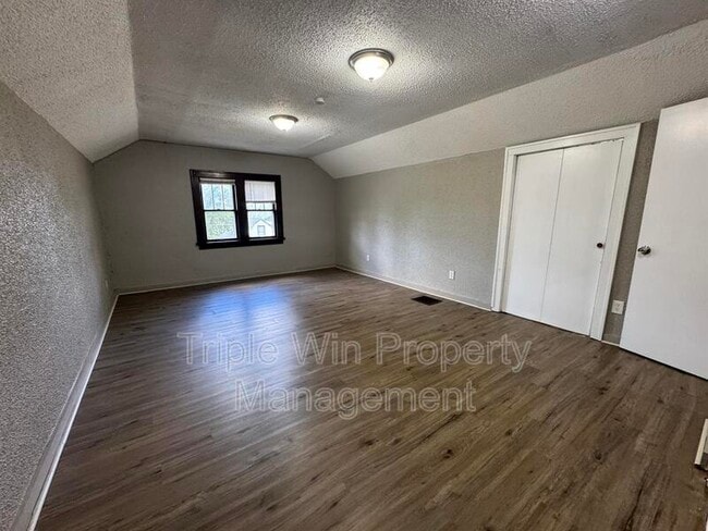 Building Photo - 424 Abston St