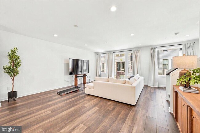 Building Photo - 3005 Birchview Walk