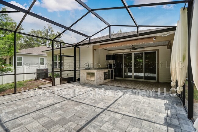 Building Photo - 262 Little Bear Run