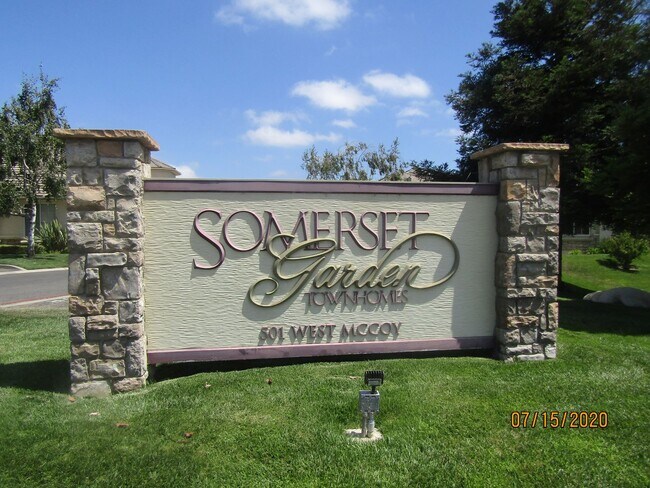 Building Photo - Beautiful Somerset Single Story Townhome N...