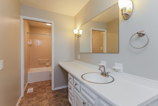 Building Photo - 4609 Tara Way