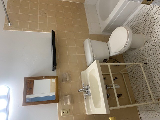 Building Photo - 40-49-49 Case St