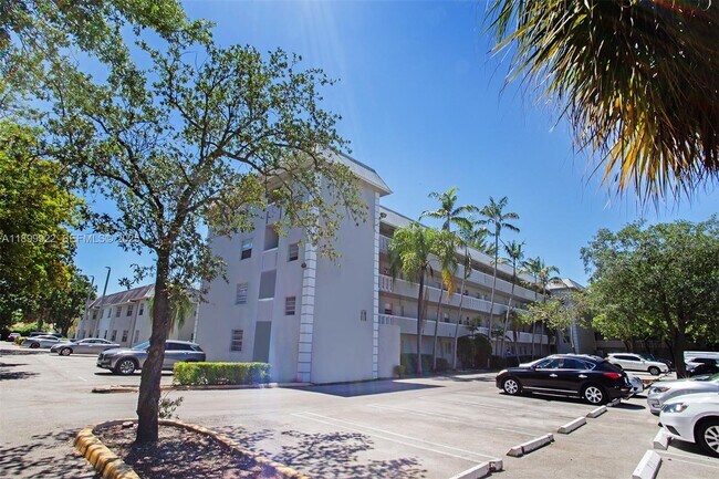 Building Photo - 17255 SW 95th Ave