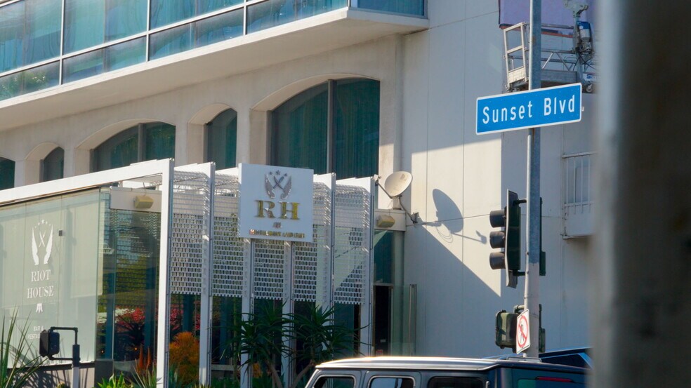 Building Photo - 7259 Hillside Ave