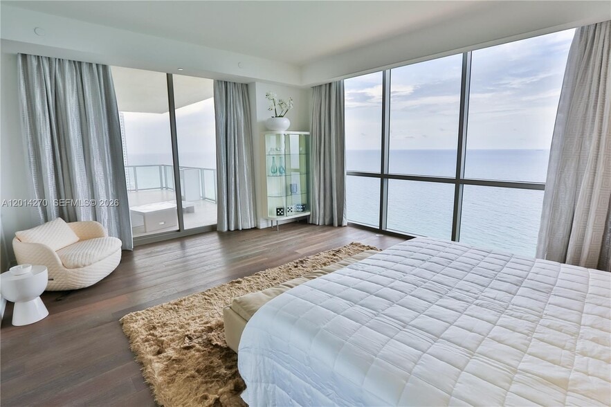 Building Photo - 17749 Collins Ave