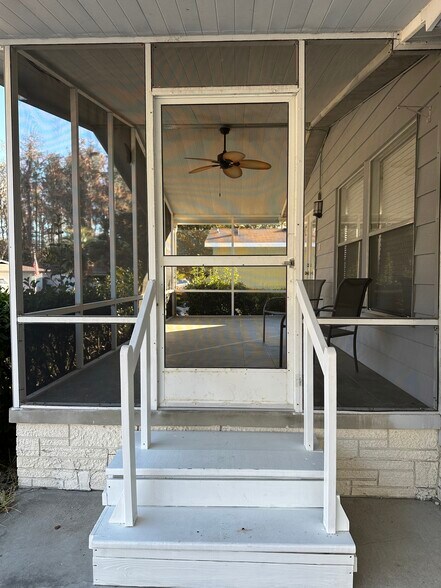 Building Photo - 8430 NW 39th Cir