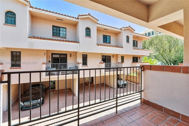 Building Photo - 231 Majorca Ave