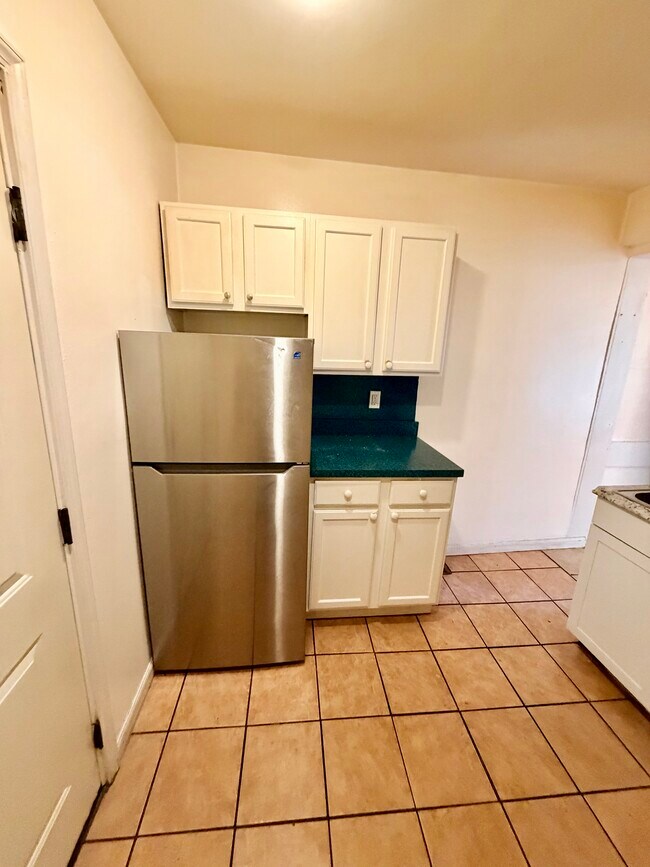 Building Photo - 1531 W Tucker St