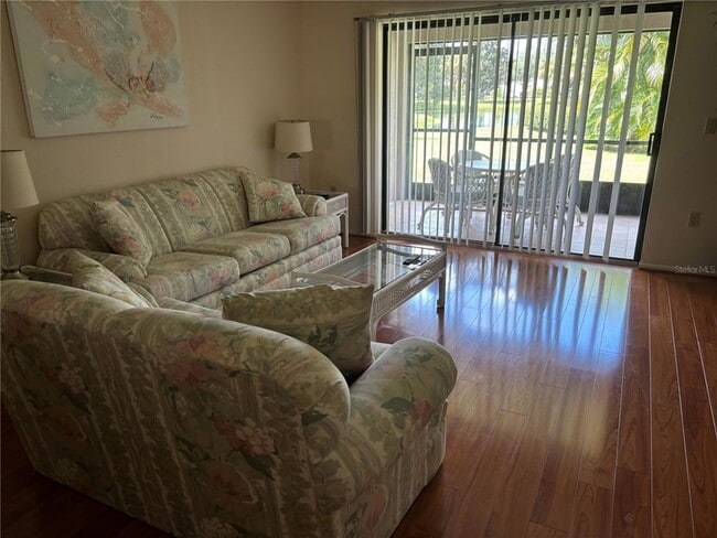 Building Photo - 750 Avenida Estancias