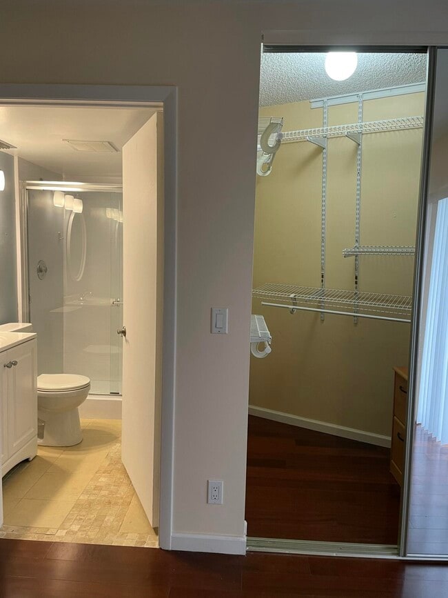 Building Photo - 22976 Oxford Pl