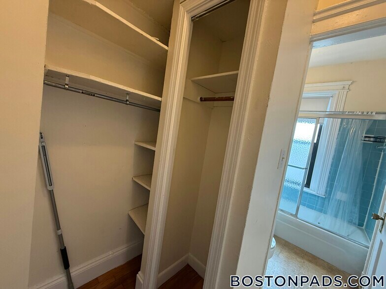 Building Photo - 1152 Commonwealth Ave