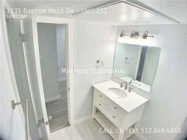 Building Photo - 1135 Barton Hills Dr