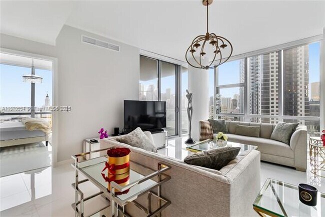 Building Photo - 851 NE 1st Ave