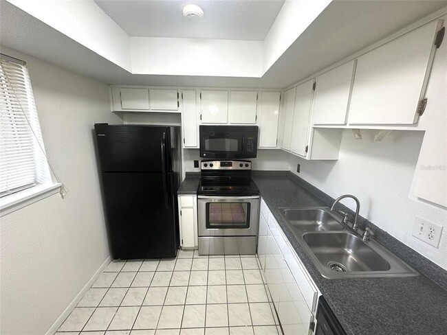 Building Photo - 6342 Newtown Cir