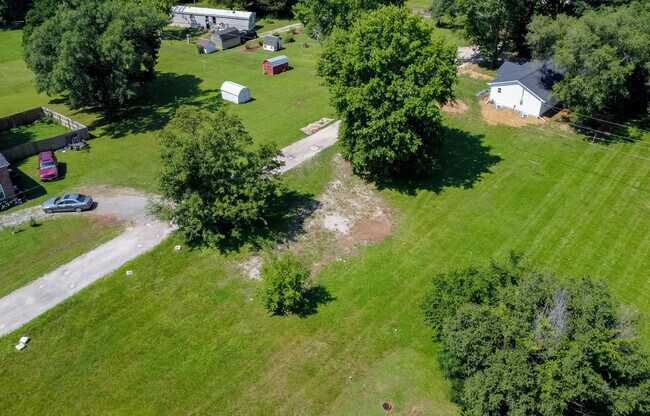 Building Photo - 25 Poplar Hill Dr