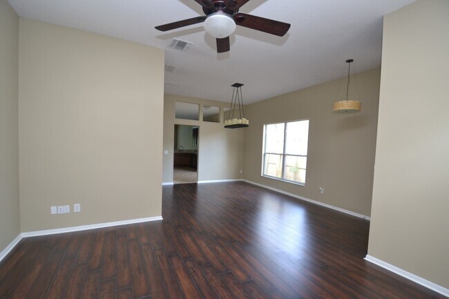 Building Photo - Fantastic fully upgraded 4 BR Oviedo Pool ...