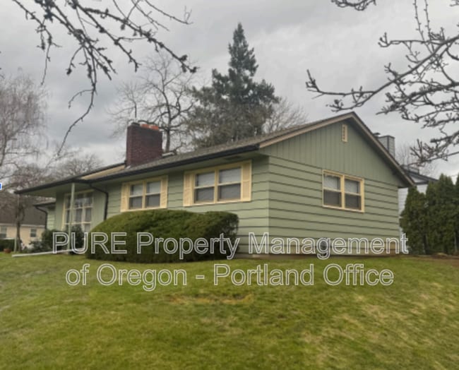 Building Photo - 6733 N Stanford Ave
