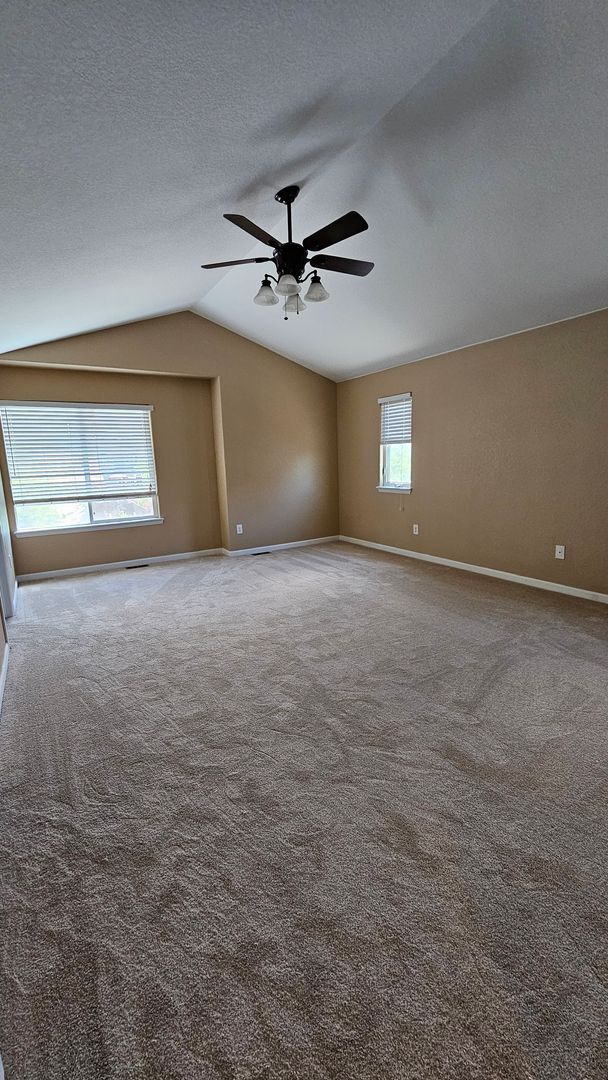 Building Photo - SPACIOUS HOME WITH FINISHED BASEMENT IN NORTH RANGE VILLAGE!