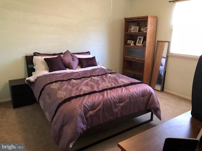 Building Photo - 425 Gatewood Ct