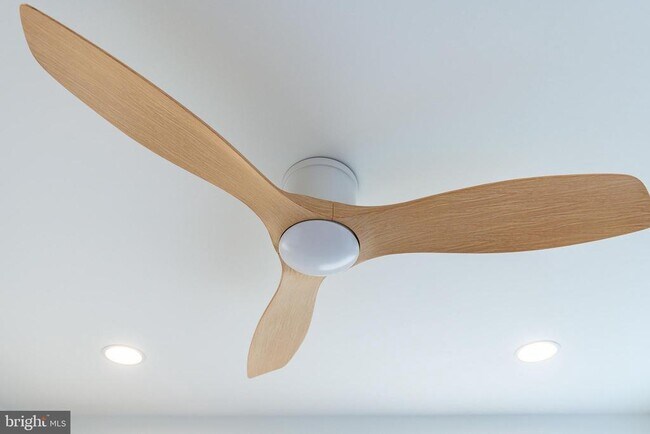 Building Photo - 2563 E Elkhart St