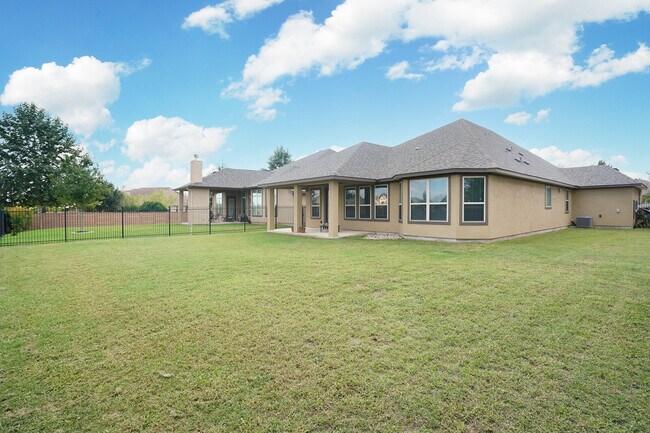 Building Photo - 8007 Cibolo Valley