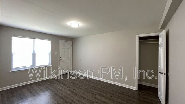 Building Photo - 319 2nd Ave