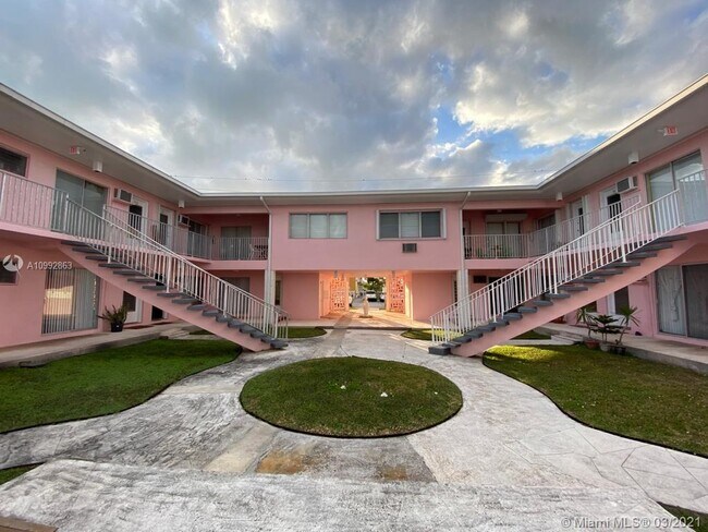 Building Photo - 7921 East Dr