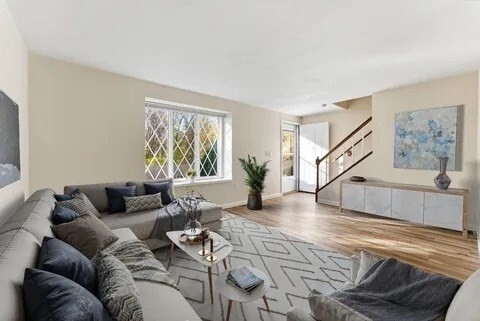 Building Photo - 84 Fuller St