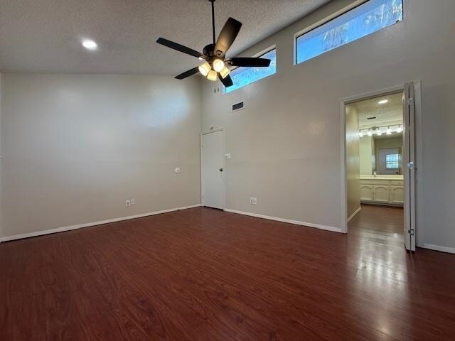 Building Photo - 10 Quadrangle Cir