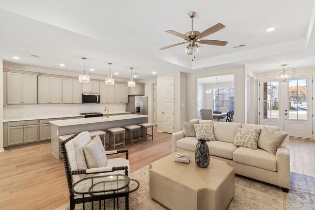 Building Photo - 584 Holden Dr